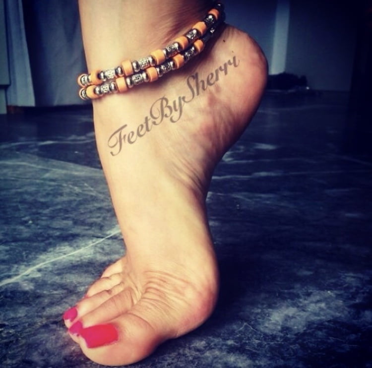 Sexy indische Füße (feetbysherri)
 #81905954
