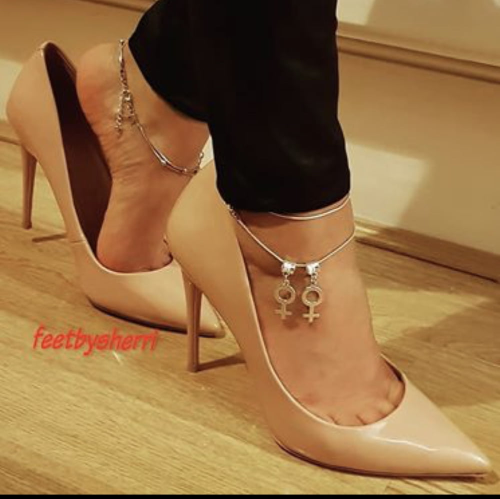 Sexy indische Füße (feetbysherri)
 #81905964