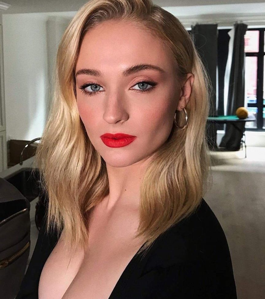 Sophie Turner desnuda #109350147