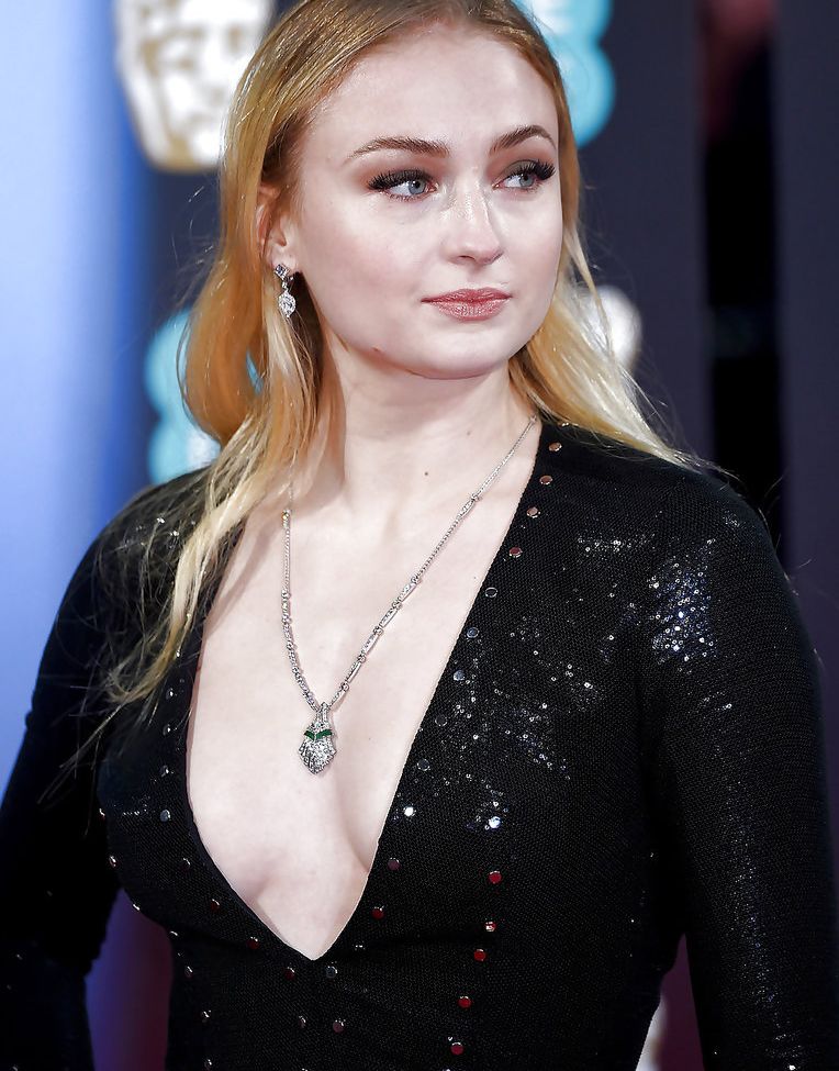 Sophie Turner desnuda #109350156