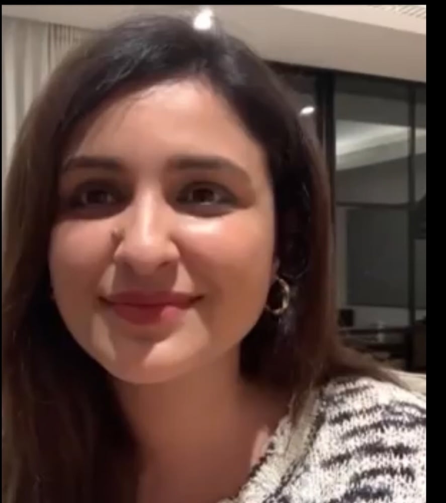 Homenaje a Parineeti chopra
 #92892366