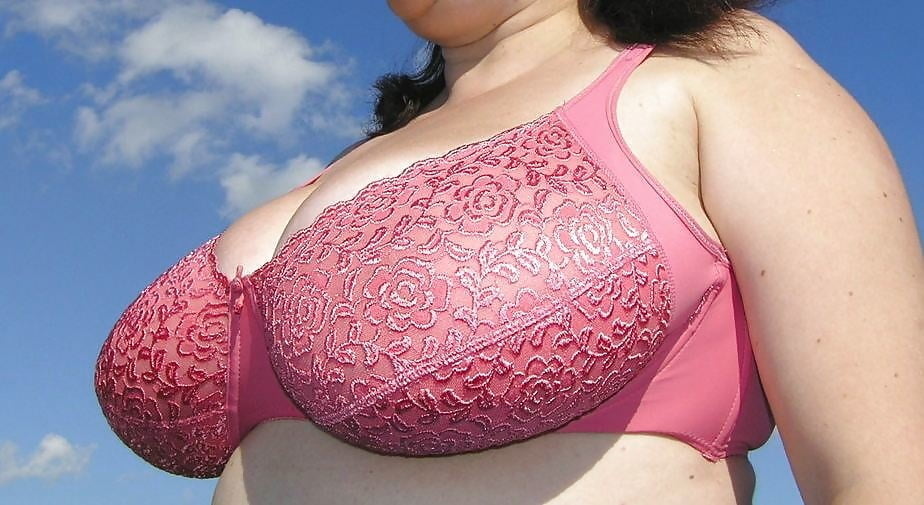Tits in bra MILF and Mature #102041973