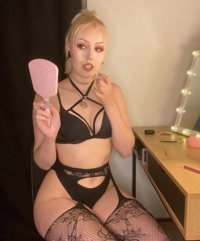 Kenzawright desnuda #109833571