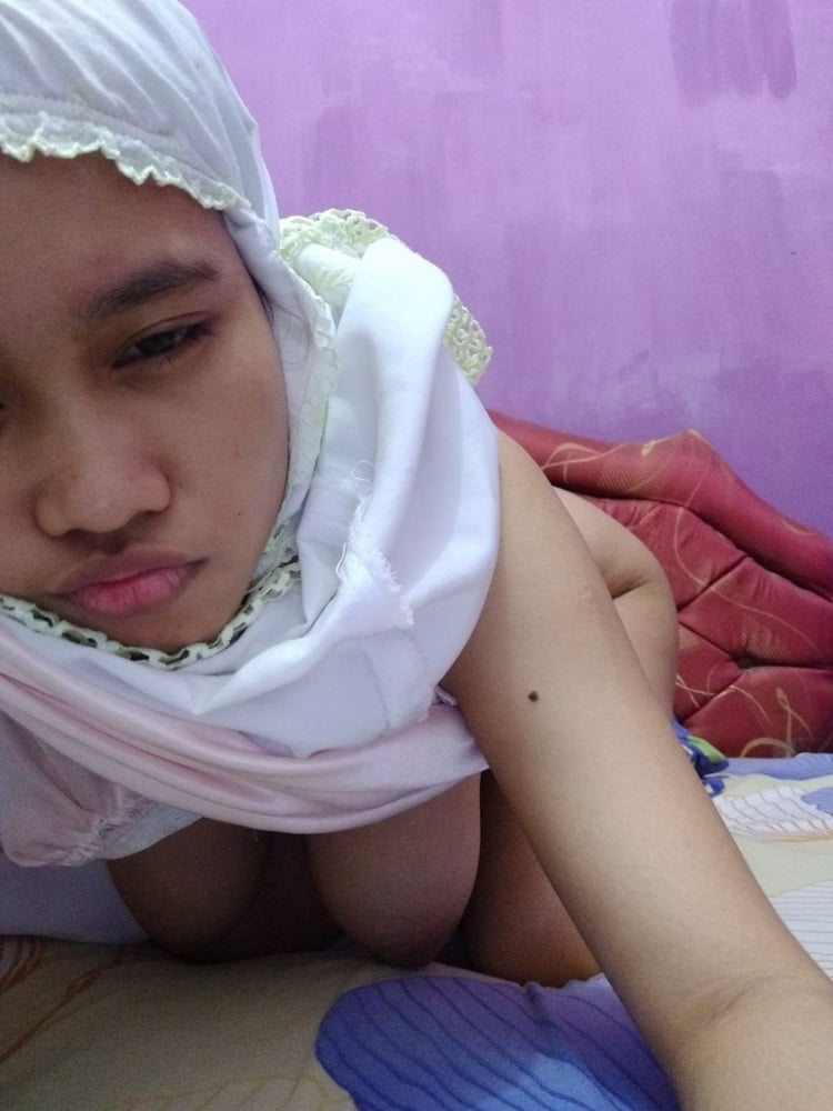 Heißes indonesisches Mädchen 7 dewi jilbob
 #99368703