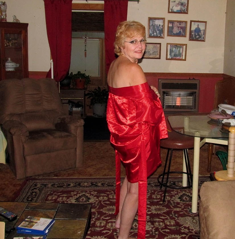 Hermosa esposa
 #101051639