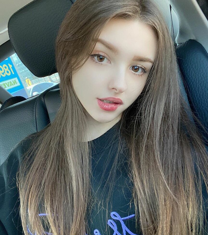 Elina Karimova desnuda #109809070