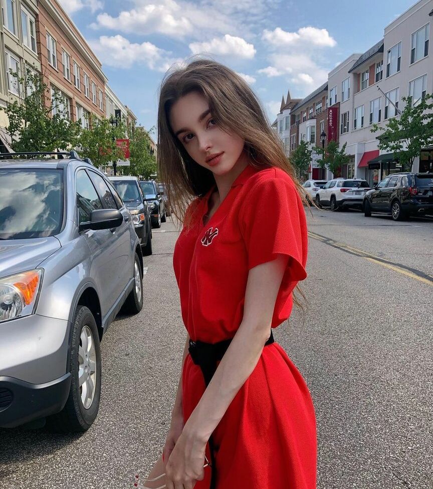 Elina Karimova desnuda #109809072