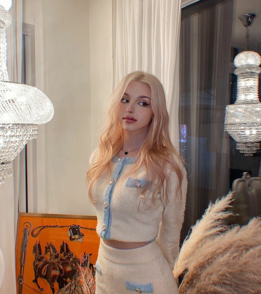 Elina Karimova desnuda #109809092