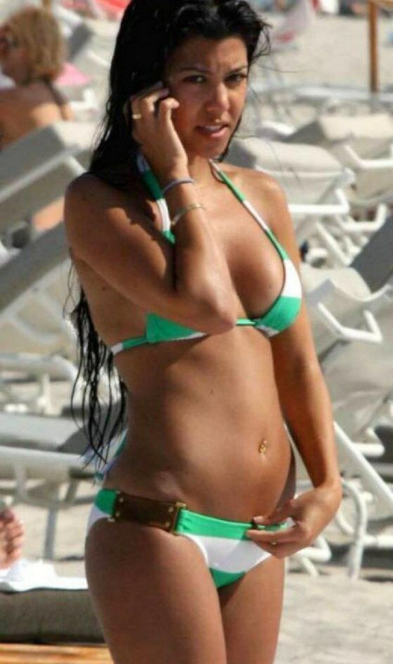 Kourtney Kardashian nackt #108662257