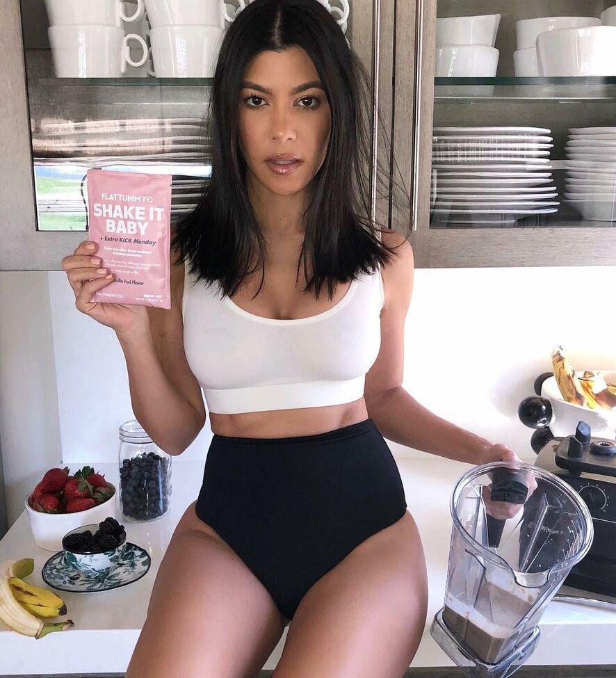 Kourtney Kardashian nackt #108662389