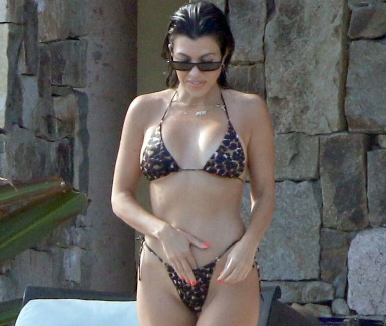 Kourtney Kardashian nackt #108662399