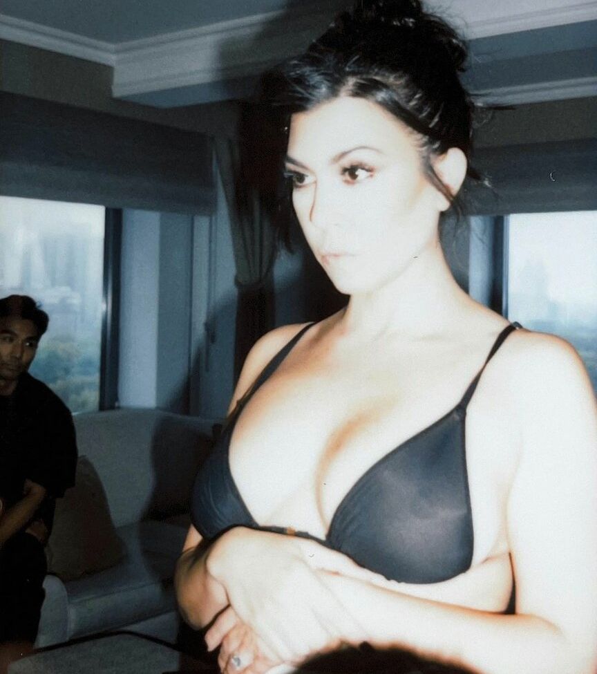 Kourtney Kardashian nackt #108662576