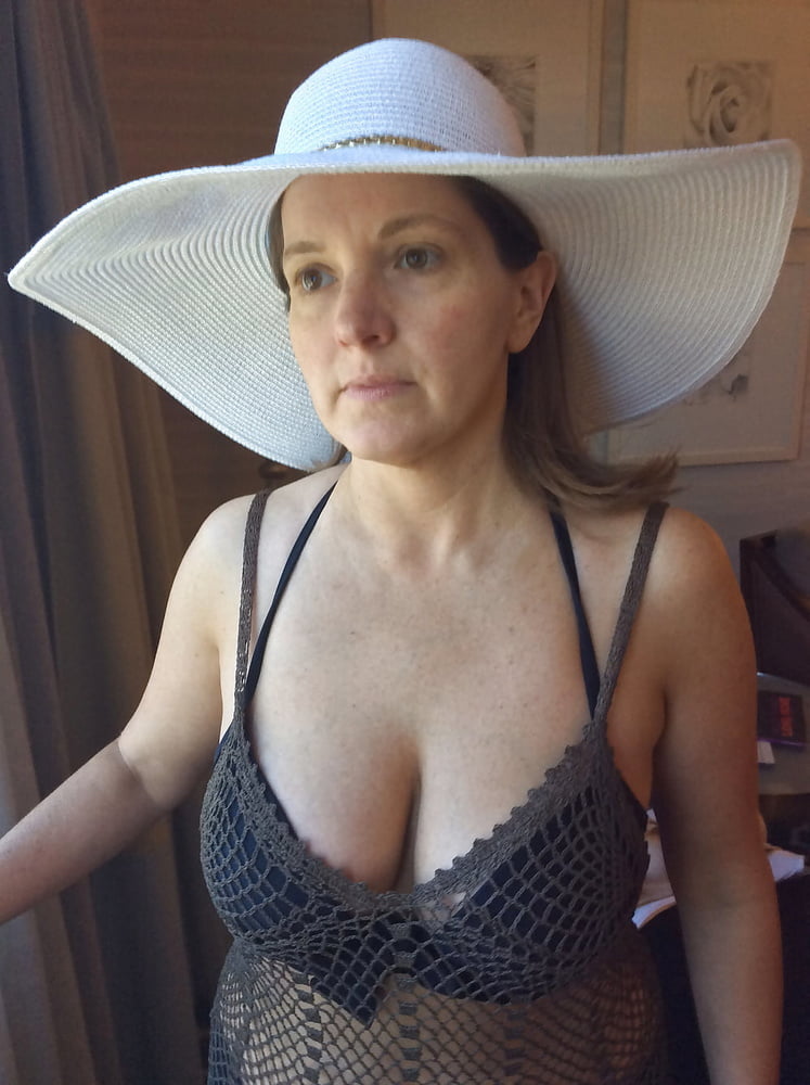 Due milf busty top enorme
 #88877328