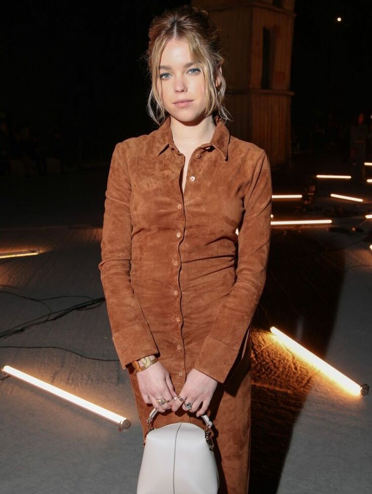 Milly Alcock nackt #108808865