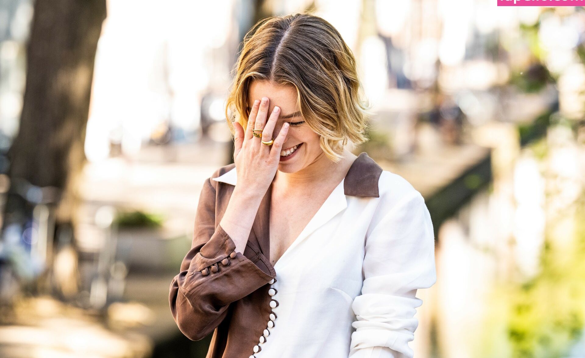 Milly Alcock nackt #108808901