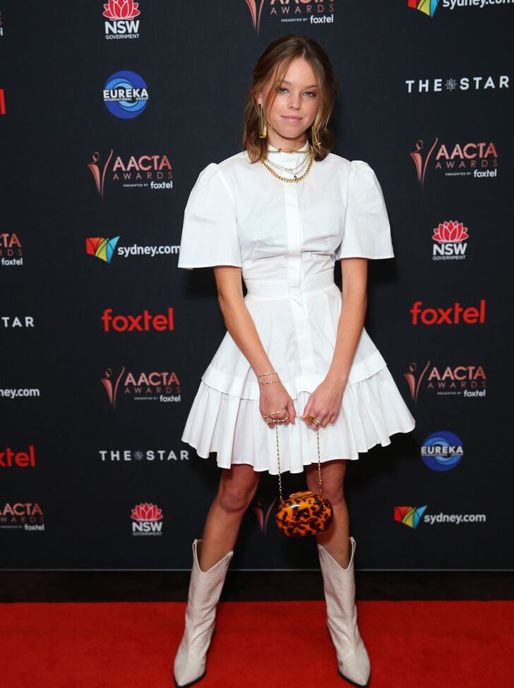 Milly Alcock nackt #108808963