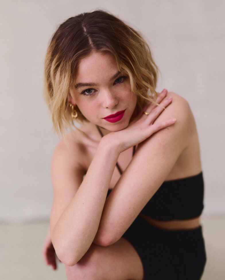 Milly Alcock nackt #108809014