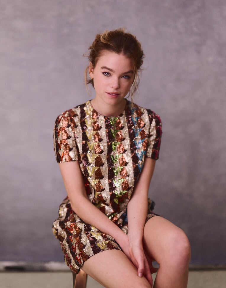 Milly Alcock nackt #108809018