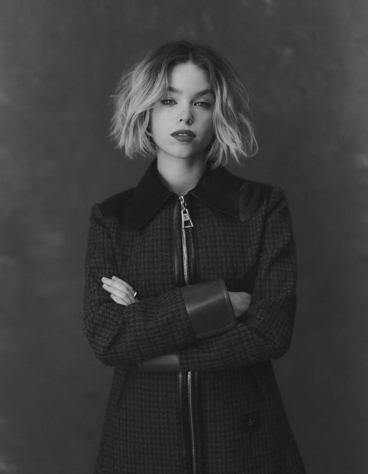 Milly Alcock nackt #108809035