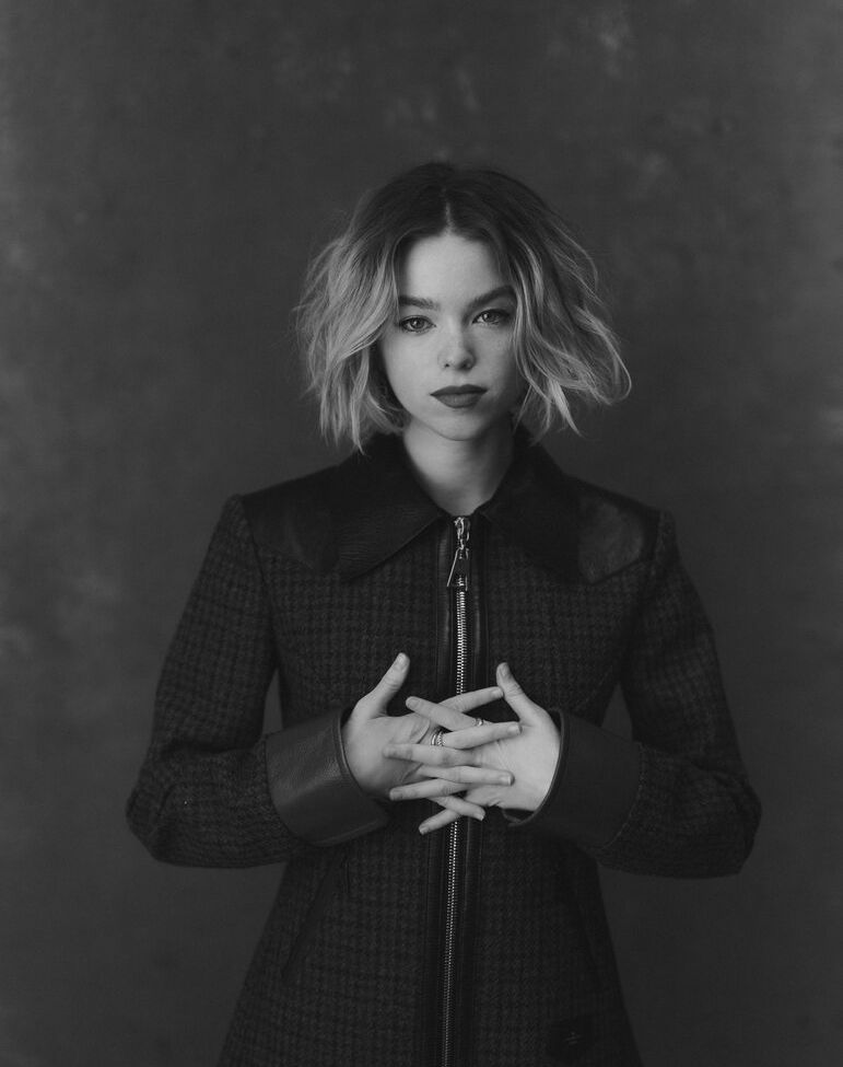 Milly Alcock nackt #108809036