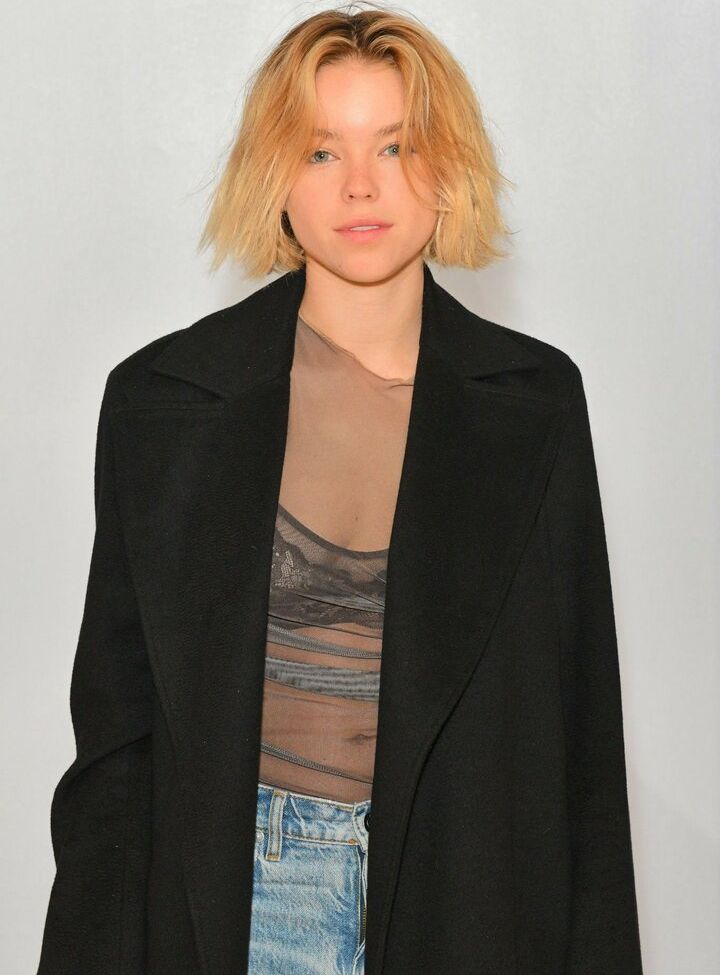 Milly Alcock nackt #108809064