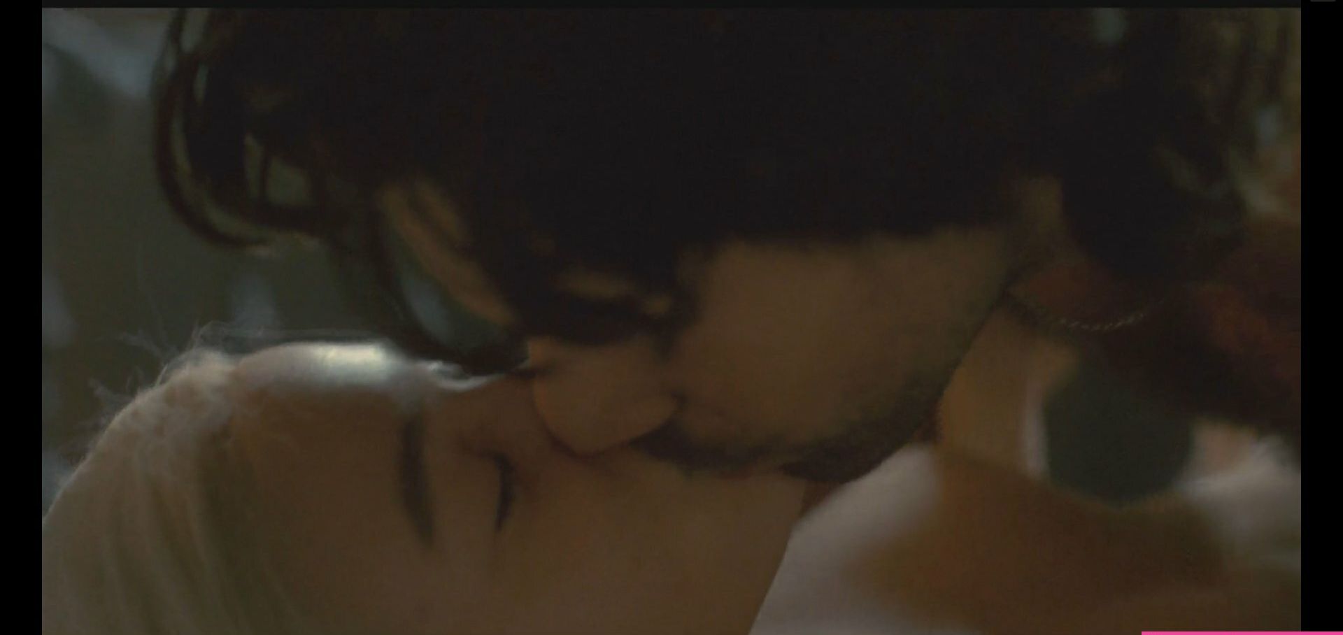 Milly Alcock nackt #108809081