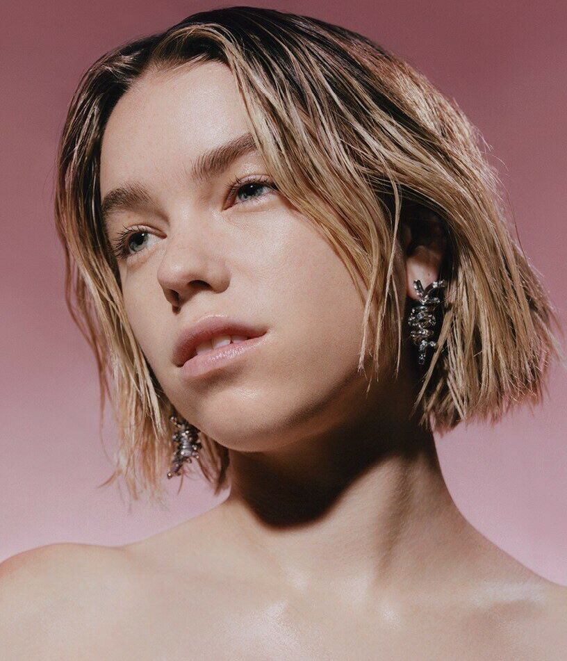 Milly Alcock nackt #108809092