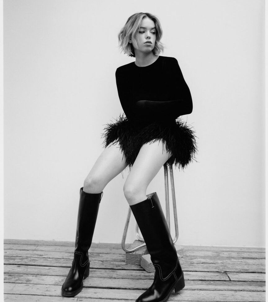 Milly Alcock nackt #108809094