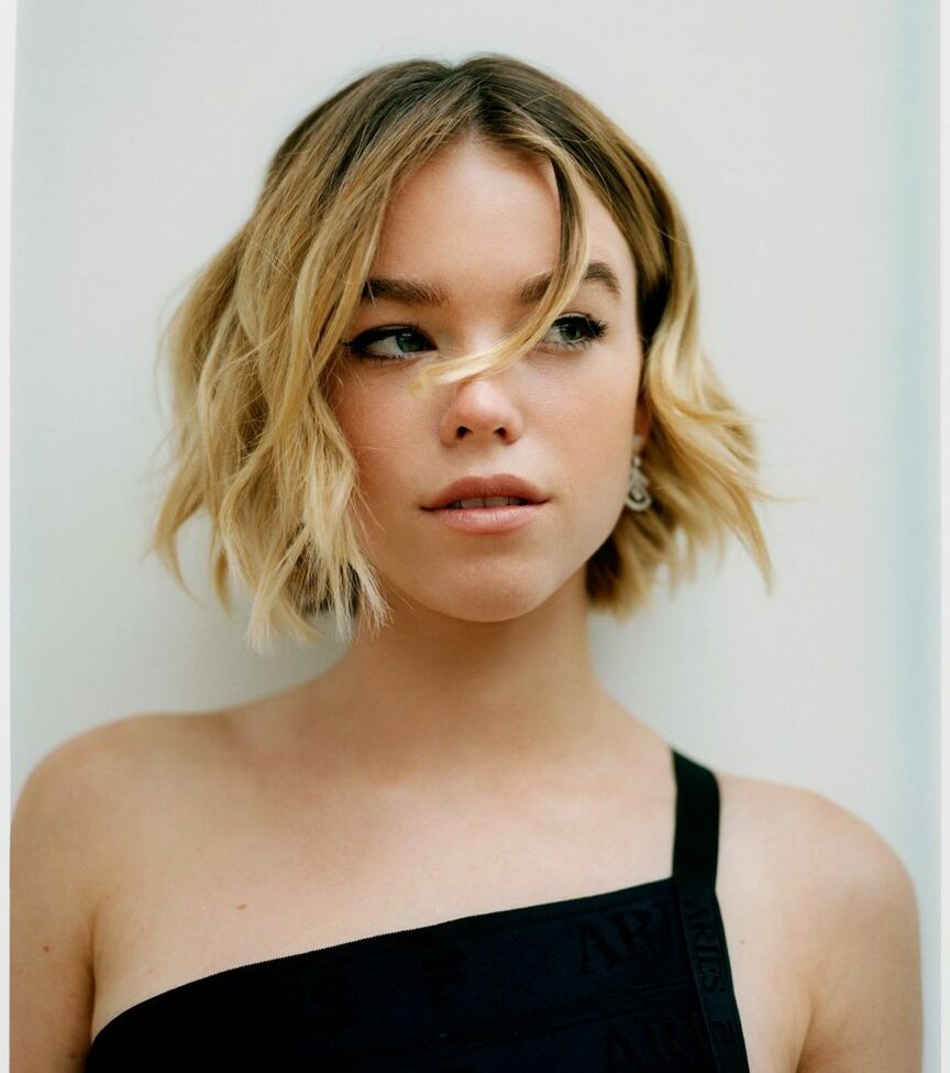 Milly Alcock nackt #108809097