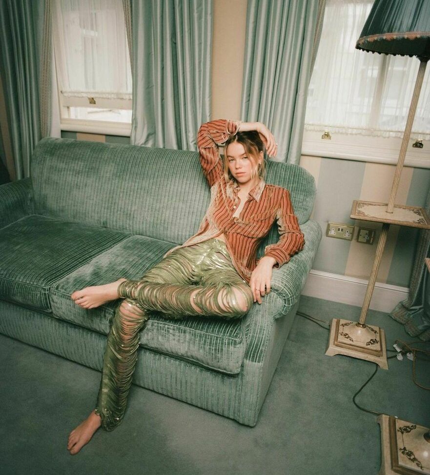 Milly Alcock nackt #108809106