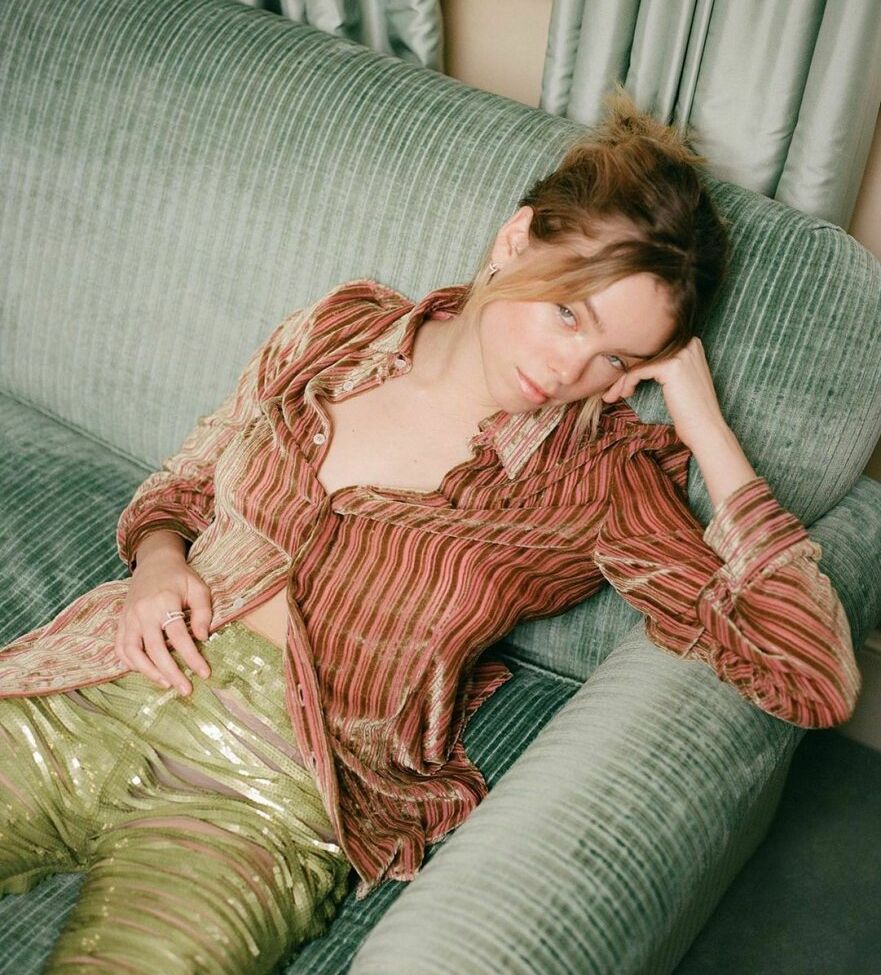 Milly Alcock nackt #108809108