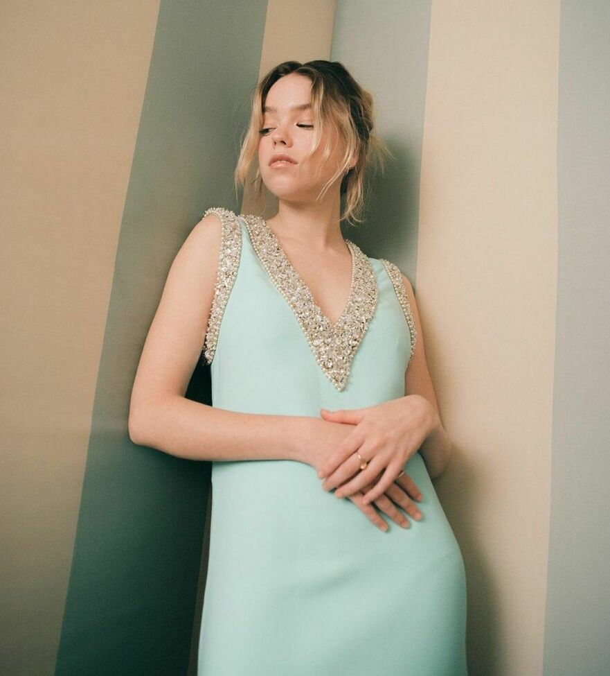 Milly Alcock nackt #108809110