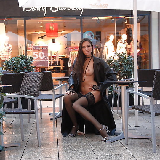 was man im cafe so alles sieht #106344987