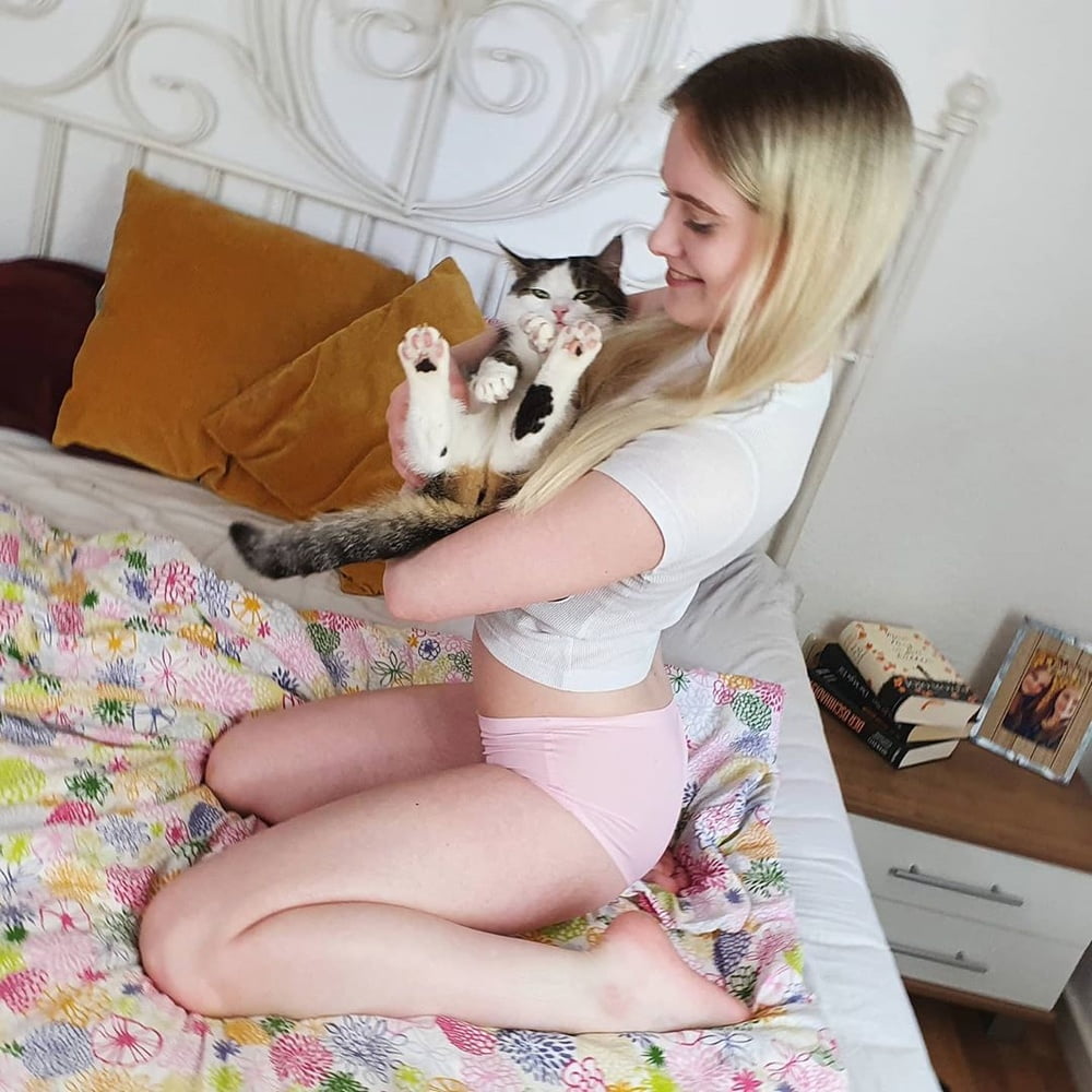 On Instagram- lovlyluna_official #94378057