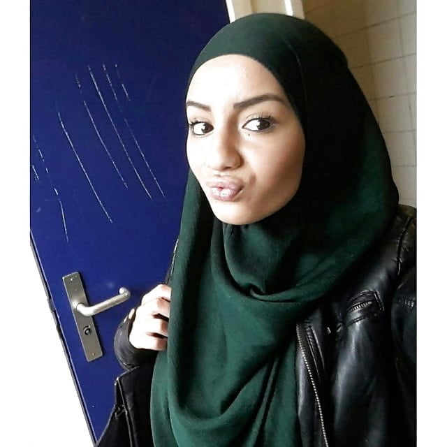Beurette hijab ajouter sur snap
 #101707562