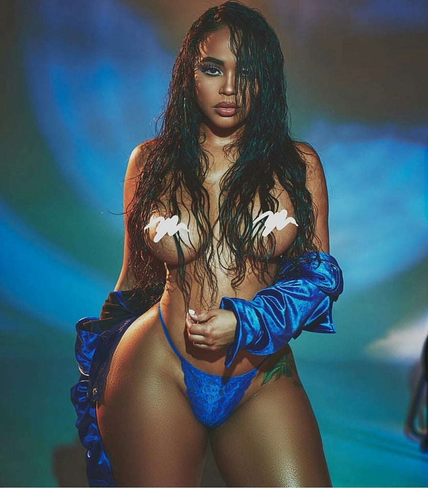 Instagram models in pose V #87790909