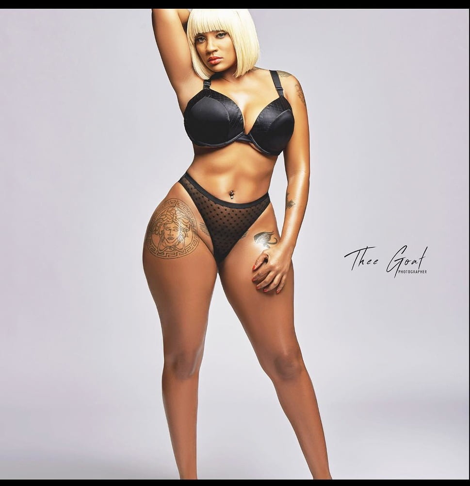 Instagram models in pose V #87791508