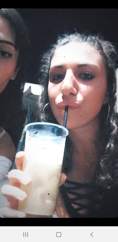 Meine heiße Cousine (kommentieren Sie, was Sie mit ihr machen würden)
 #80839711