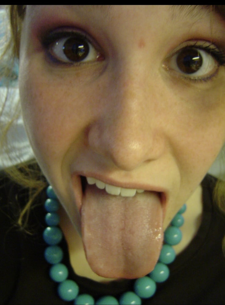 Tongues out 3
 #87557594