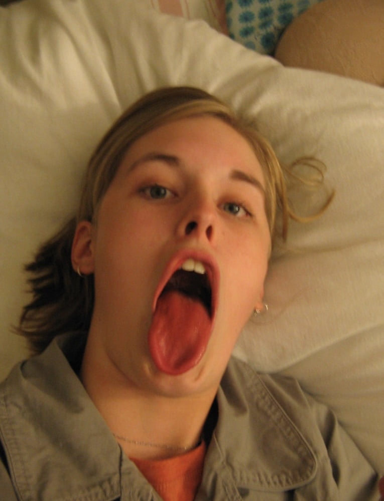 Tongues out 3
 #87557663