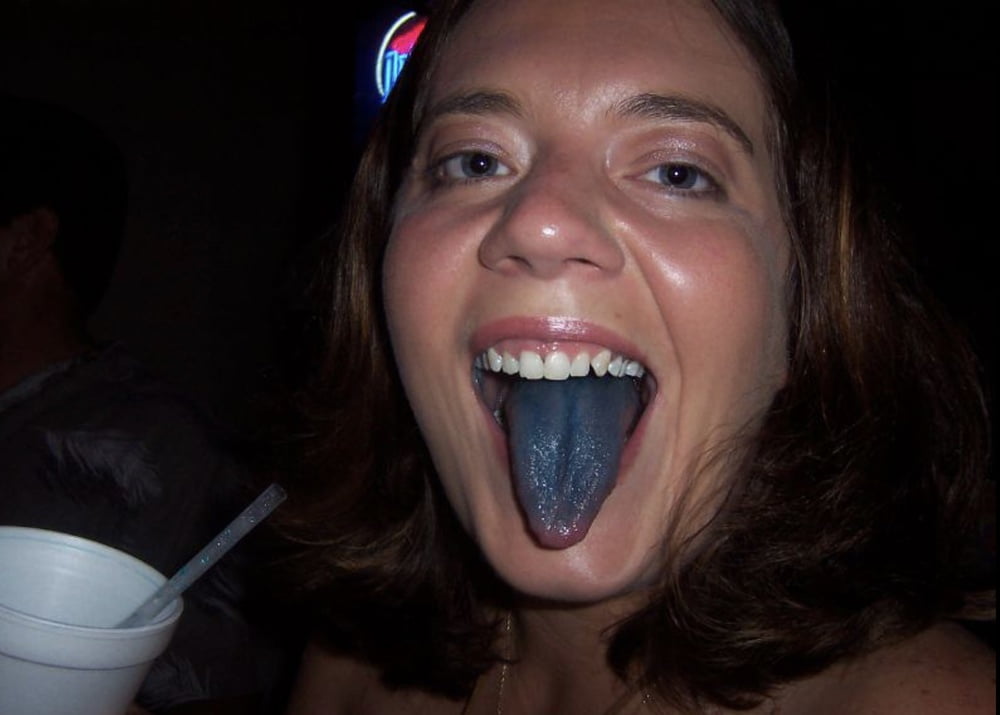 Tongues out 3
 #87557672