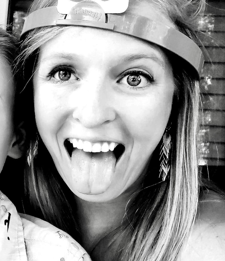Tongues out 3
 #87557719