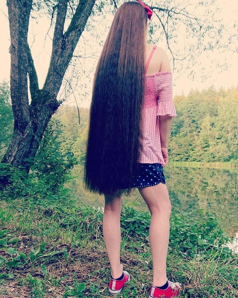 Kathy ragazza capelli lunghi
 #96469858