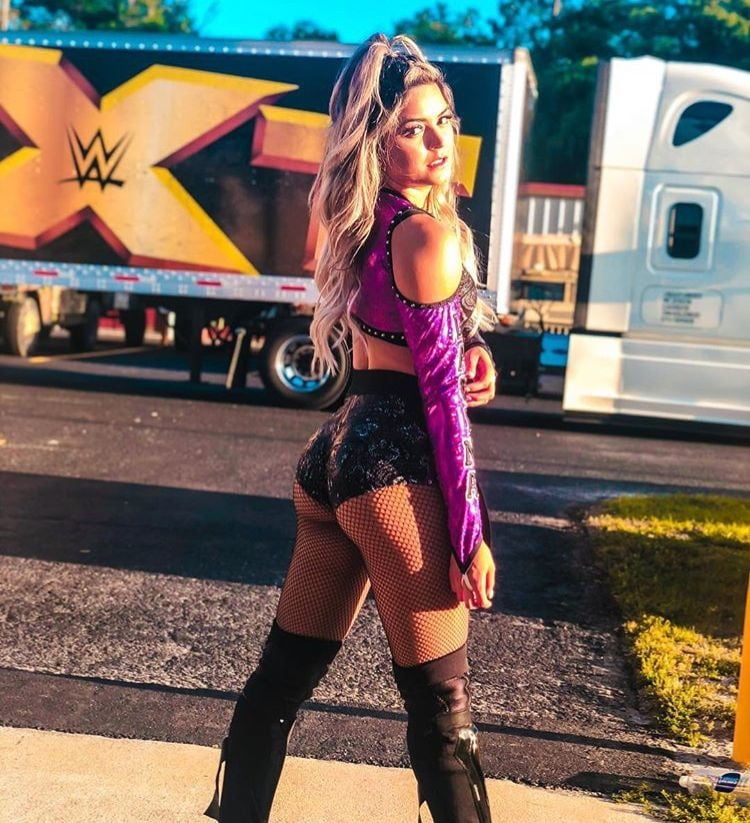 Taynara Conti #97403981