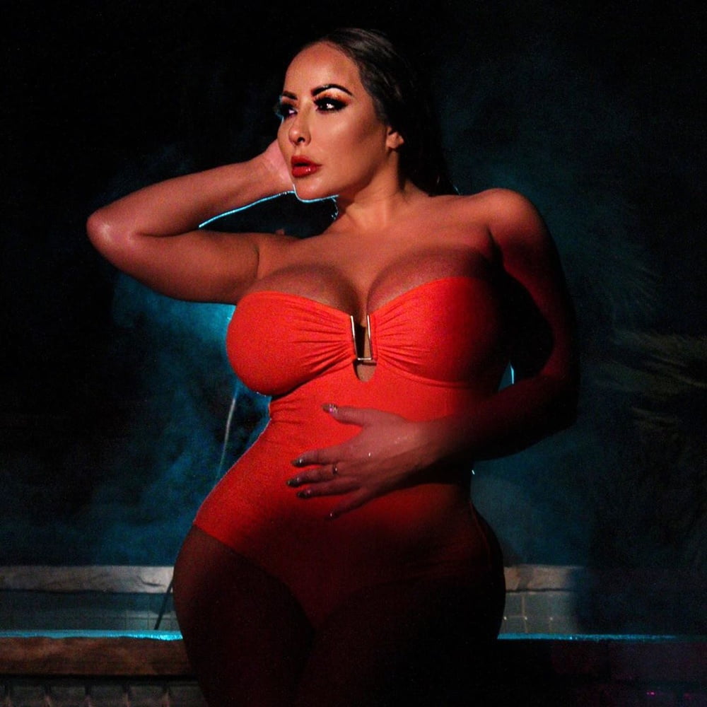 Kiara Mia Hot Latina Mature Big Butt Porn Star #95042496