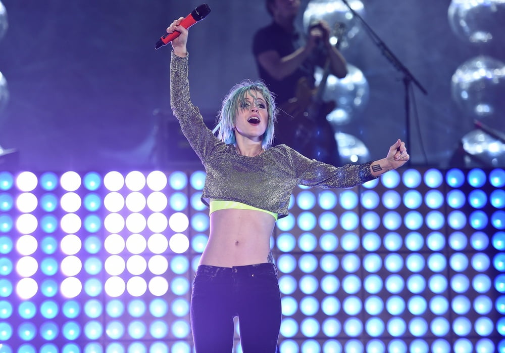 Hayley williams mega pic dump
 #93162641