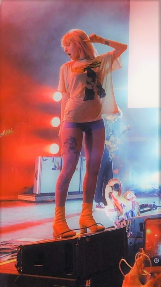 Hayley williams mega pic dump
 #93162653