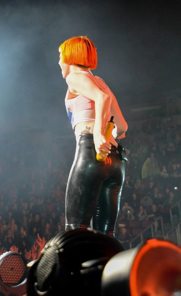 Hayley williams mega pic dump
 #93162884