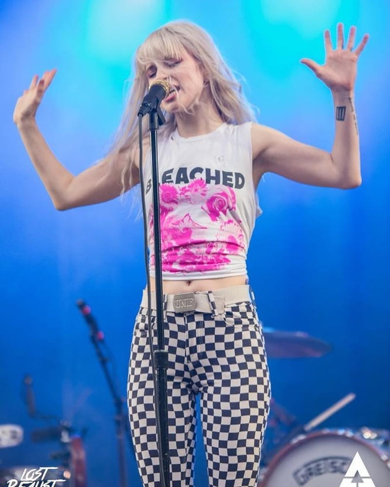 Hayley williams mega pic dump
 #93163245