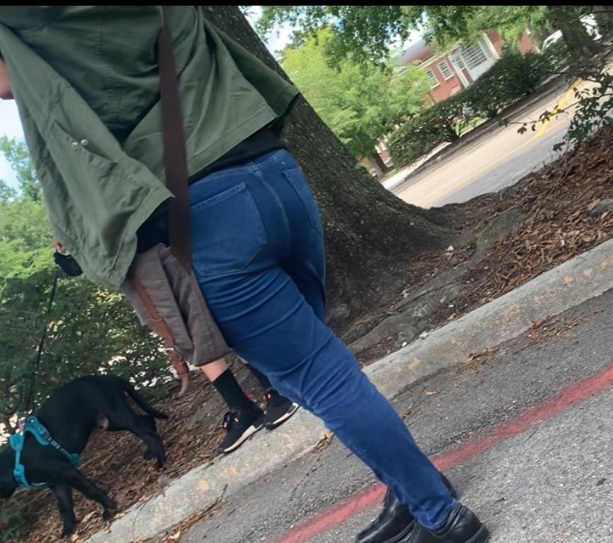 Was würdest du mit ihr machen?
 #81468463